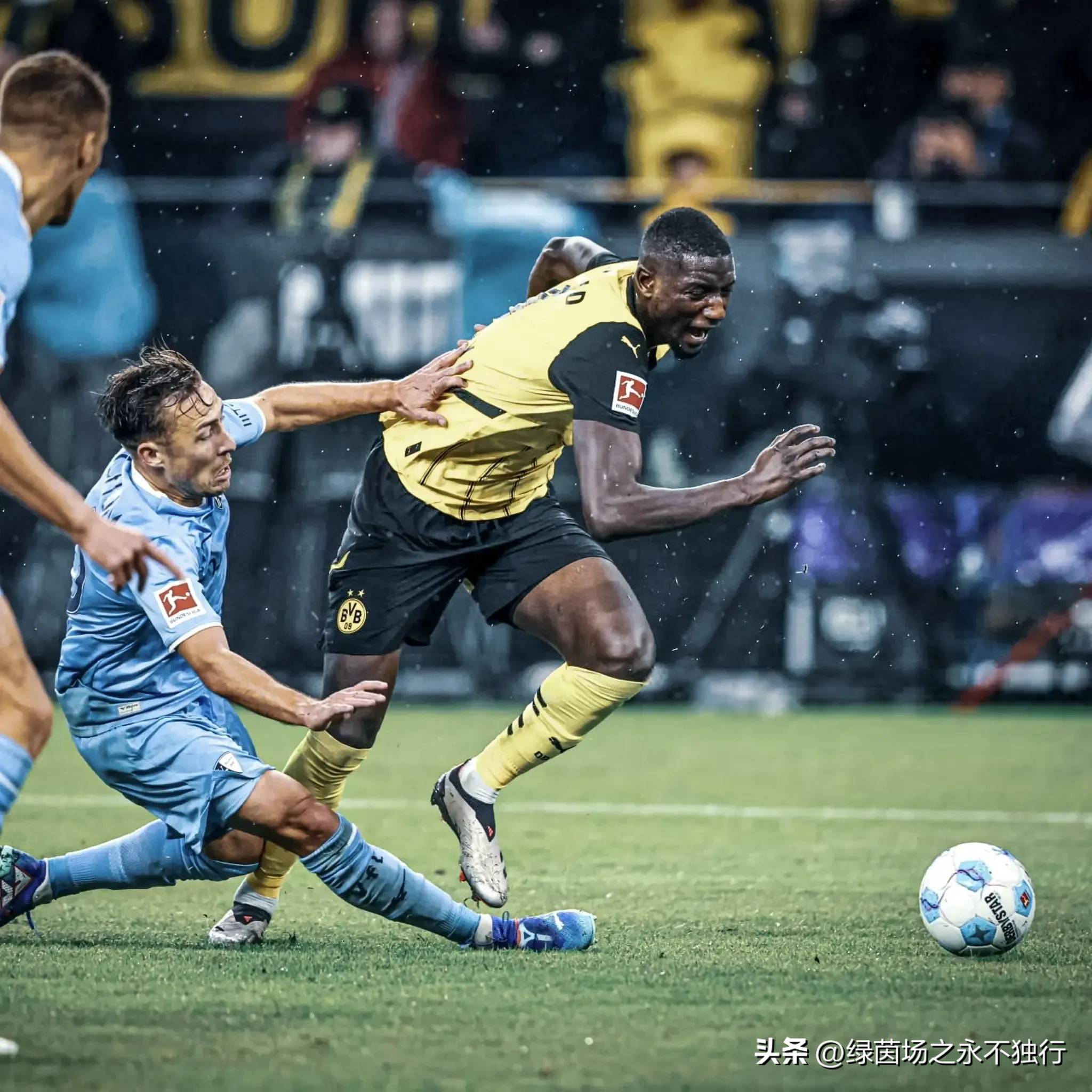 多特蒙德赚大了，只花1800万，欧冠9场进10球，超过莱万成射手王