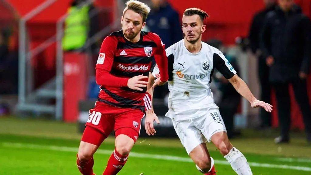 周五德甲：奥格斯堡VS莱比锡红牛，主队是否能顶住压力？